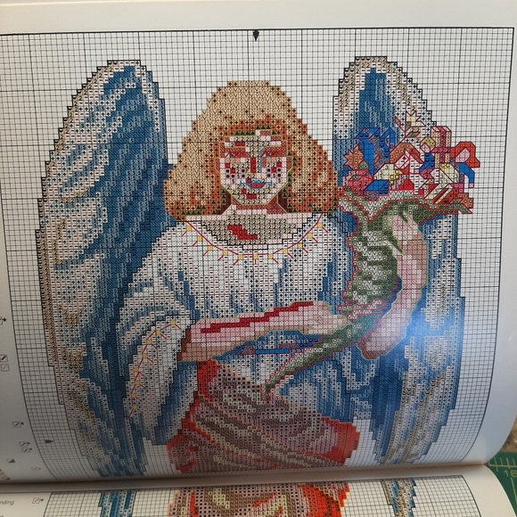 EUC MERRY CHRISTMAS ABC's - Picture 12 of 14